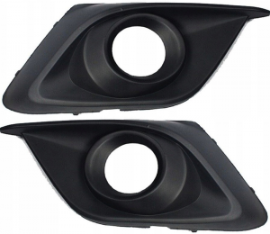 Решетка в бампер Mazda 3 2013+